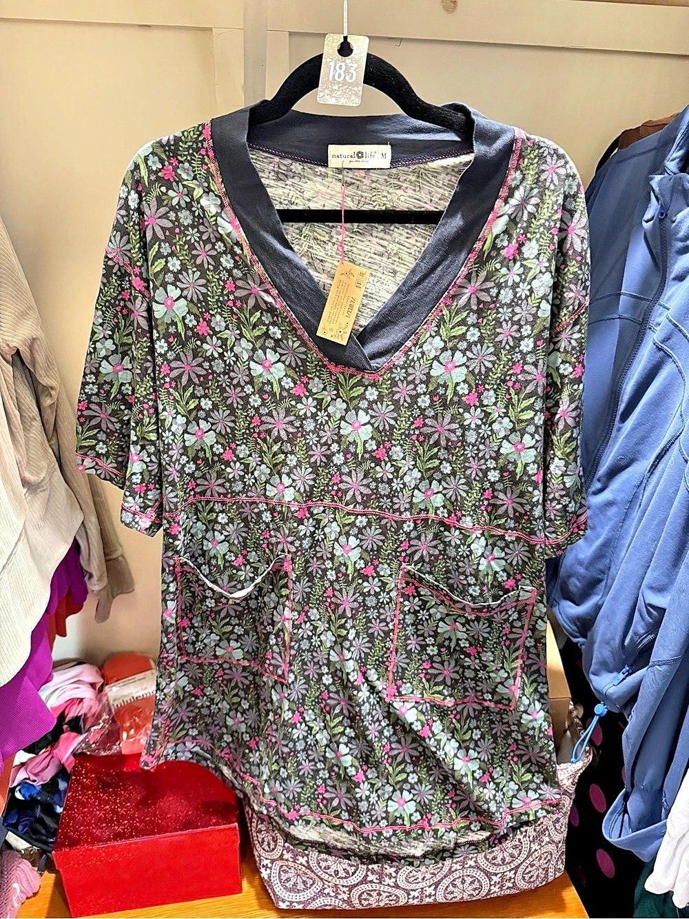 183- Natural Life Floral Tunic in Black & Pink Size Medium